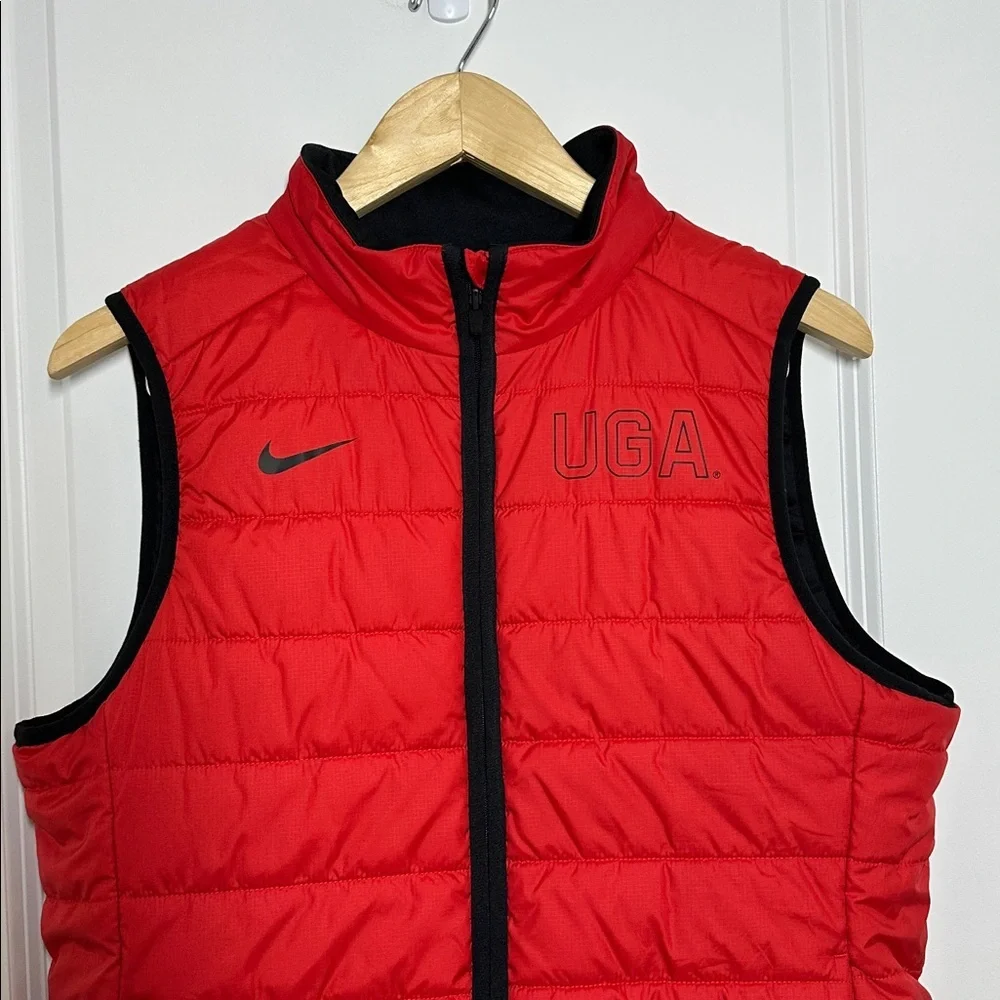 Nike Shield Women’s UGA Reversible Puffer Vest Red/Black L